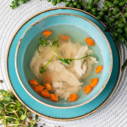 Бульйон курячий з макаронами